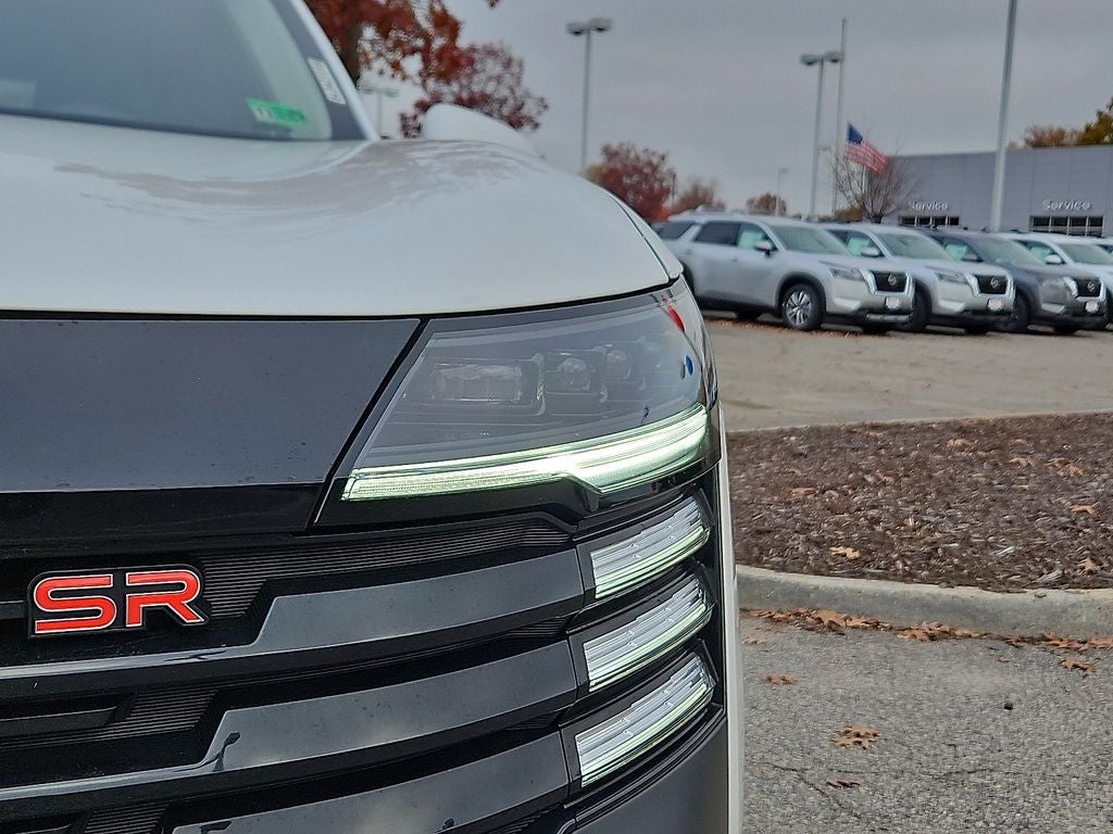 2025 Nissan Kicks SR