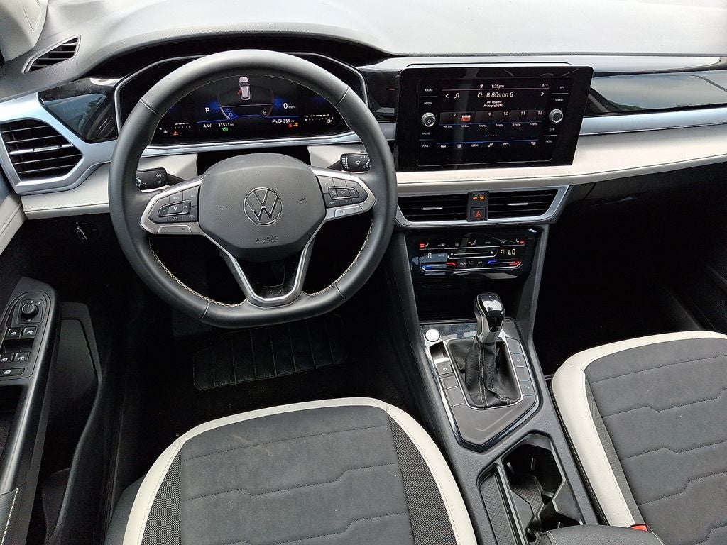 2025 Volkswagen Taos SE