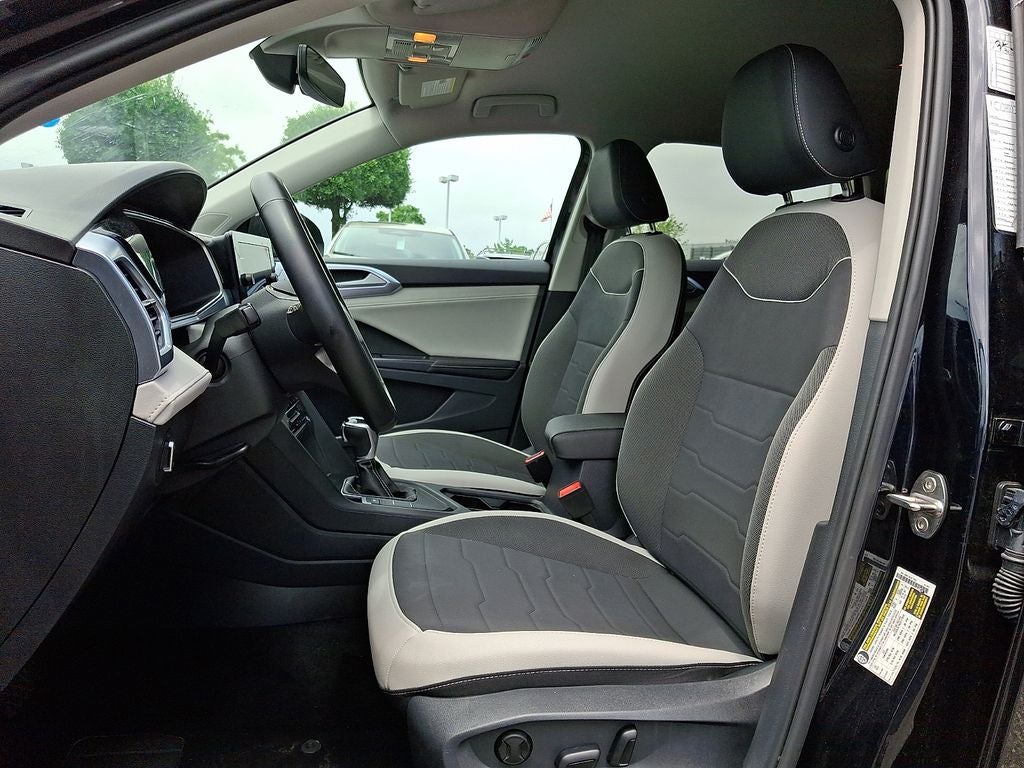 2025 Volkswagen Taos SE