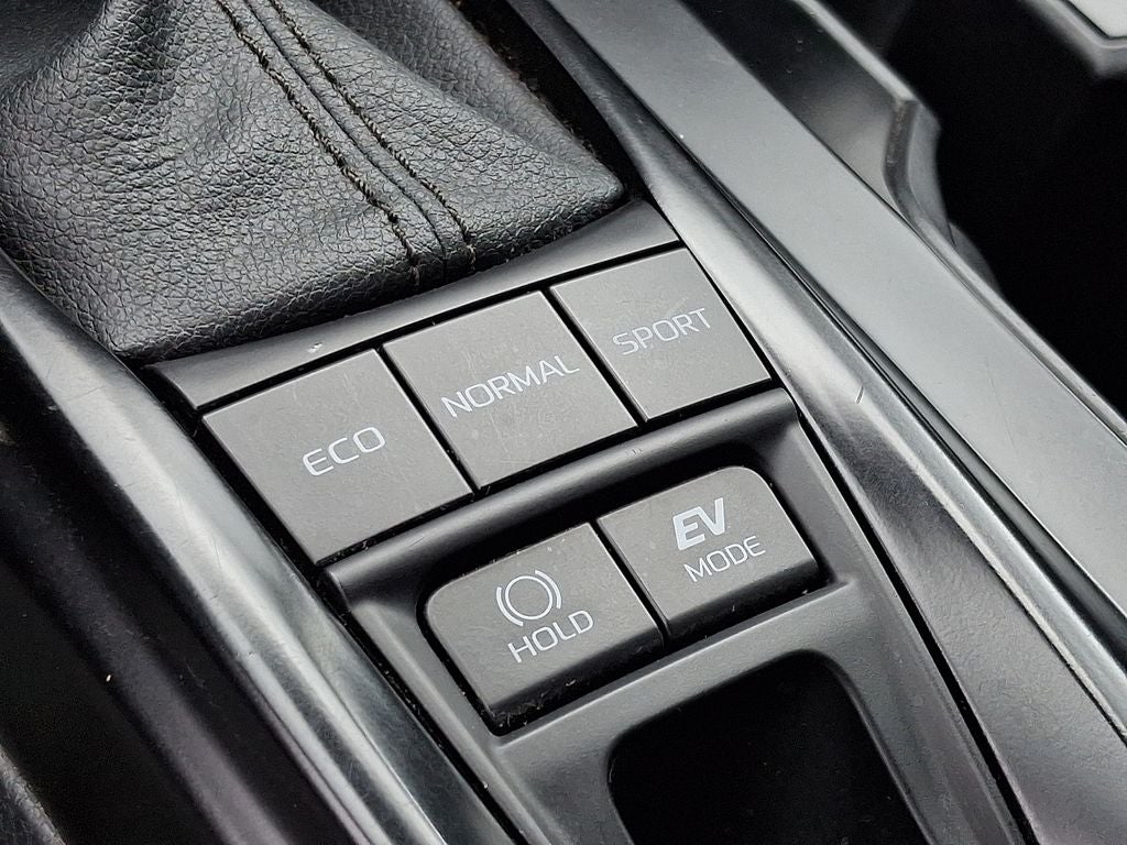 2025 Toyota Camry Hybrid LE