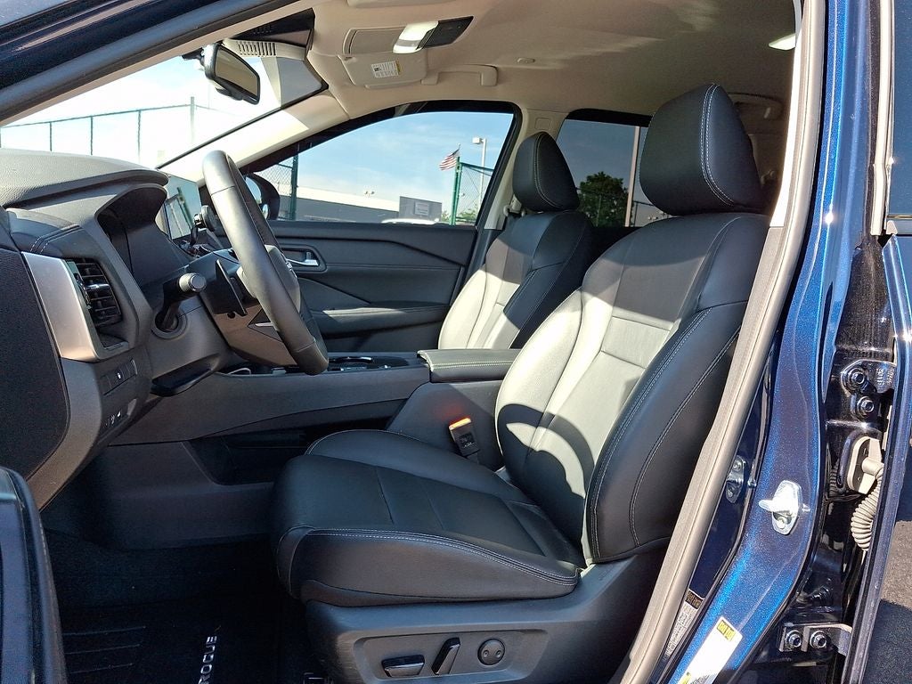 2025 Nissan Rogue SL