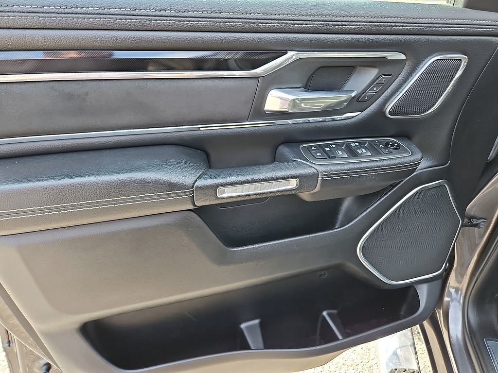 2021 RAM 1500 Laramie Crew Cab 4x4 5'7' Box