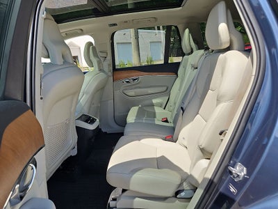 2021 Volvo XC90 T6 Momentum 7 Passenger
