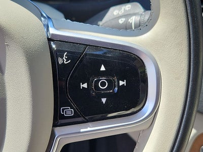 2021 Volvo XC90 T6 Momentum 7 Passenger