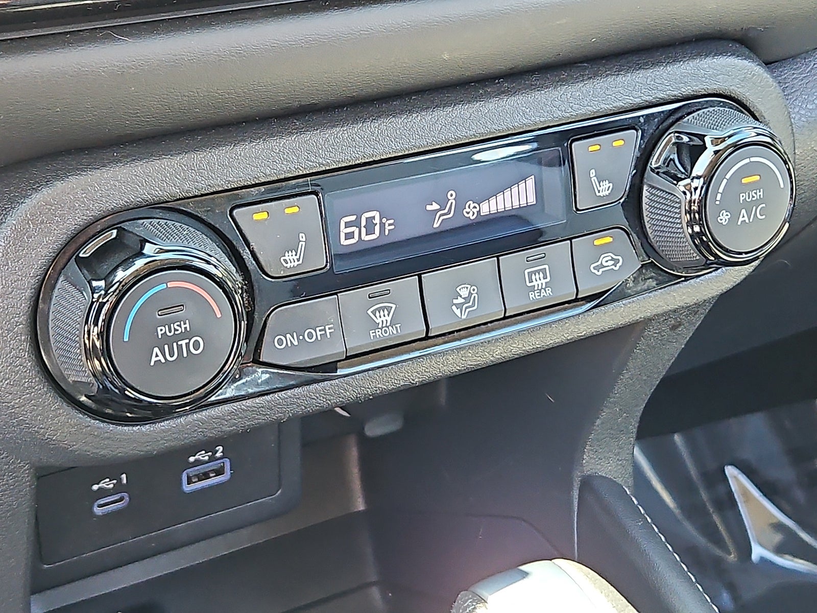 2022 Nissan Kicks SR