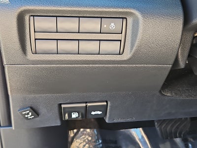 2022 Nissan Kicks SR