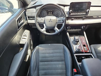 2022 Mitsubishi Outlander Black Edition