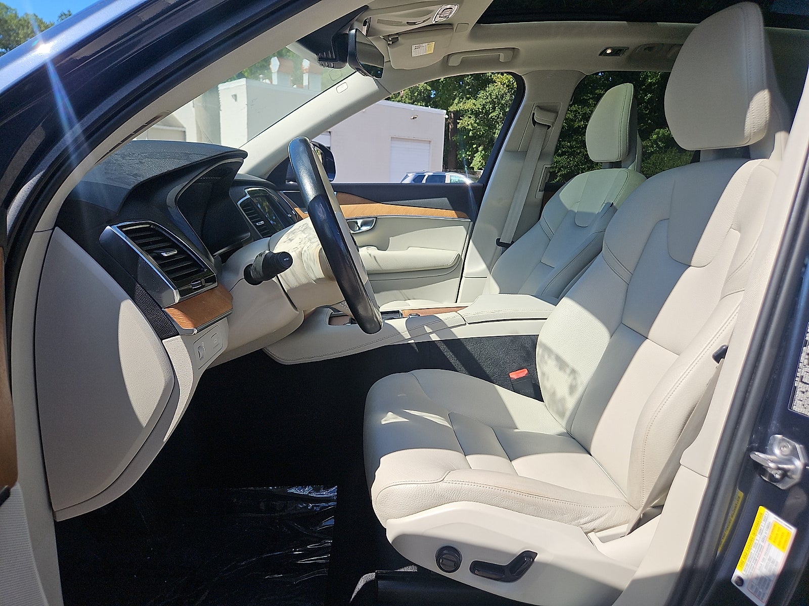 2021 Volvo XC90 Momentum
