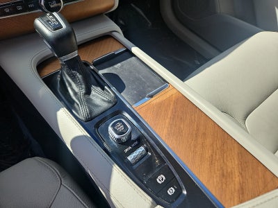 2021 Volvo XC90 Momentum