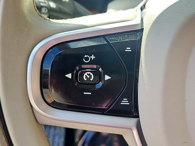 2021 Volvo XC90 Momentum